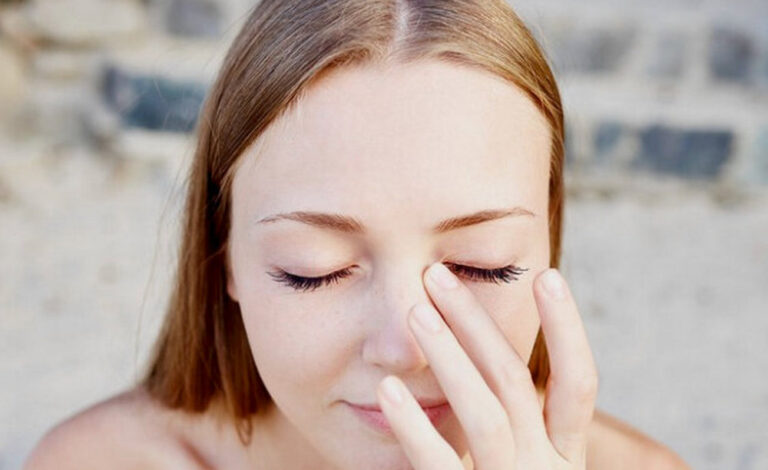 До чого свербить ліве око