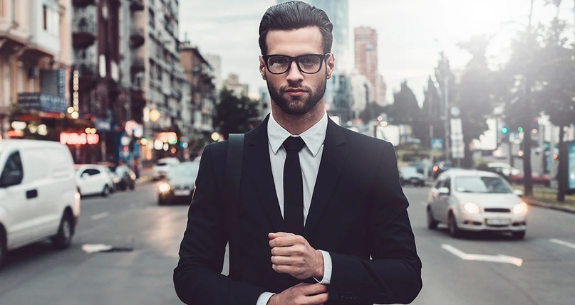 Олександр — ім’я, що звучить впевнено: історія, характер і сенс