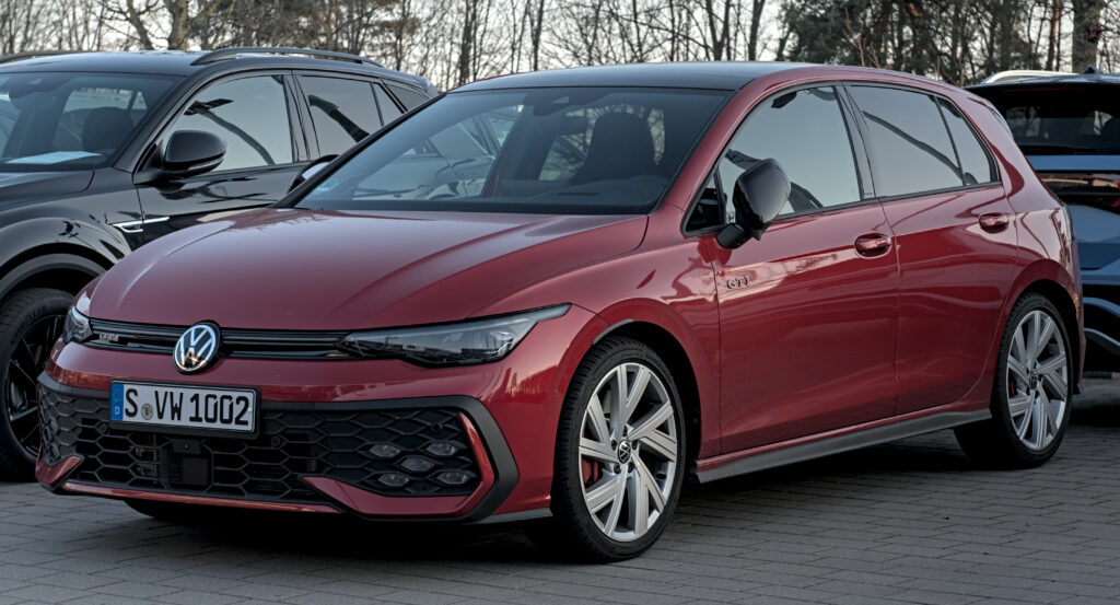 Volkswagen Golf: ікона німецької якості у компактному форматі